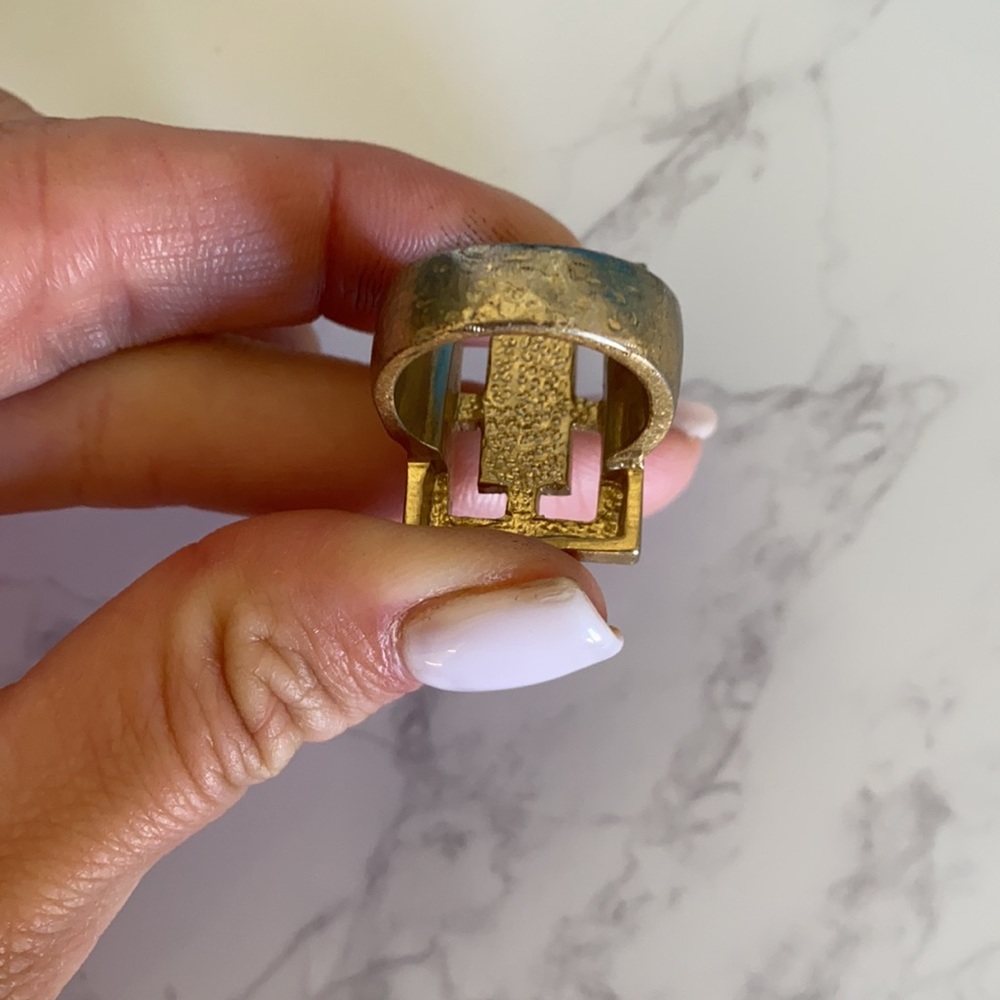 Ring - Picture 3 of 4